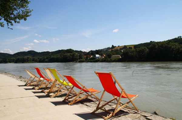 Bitte Platz nehmen und entspannen 01