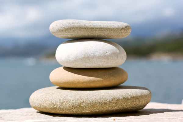 Energie der ovalen Steine