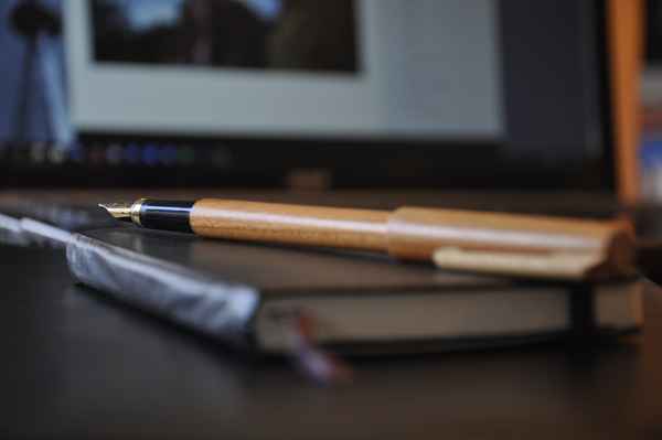 Füller auf Schreibtisch