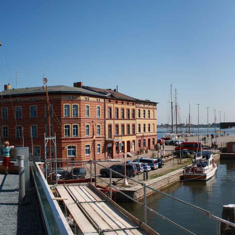 stralsund-hafen-ozeaneum
