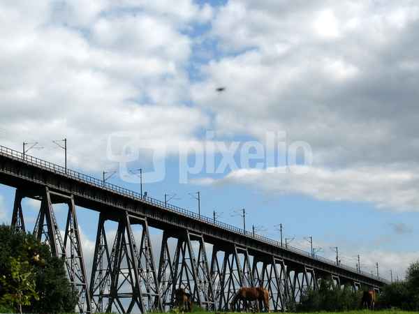 Eisenbahnbrücke beim NOK