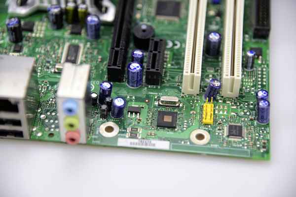 Motherboard, Detail