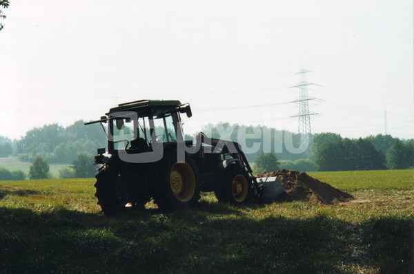 traktor im schatten