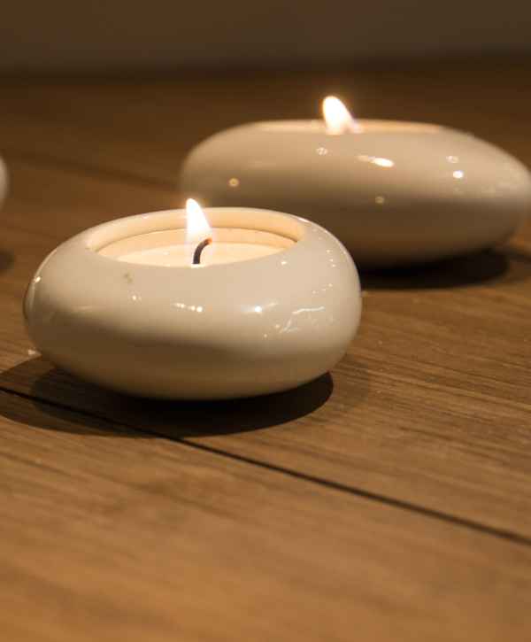 Duftkerzen im Wellness-Tempel_3