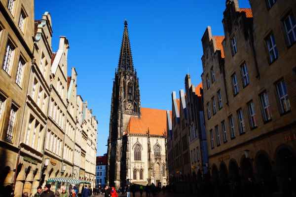 Münster - Prinzipalmarkt und Lambertikirche