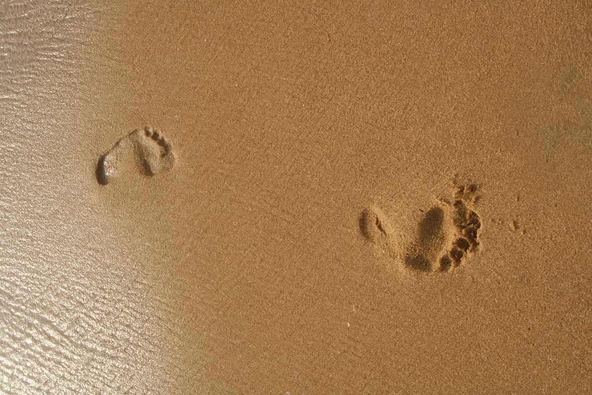 Spuren am Strand