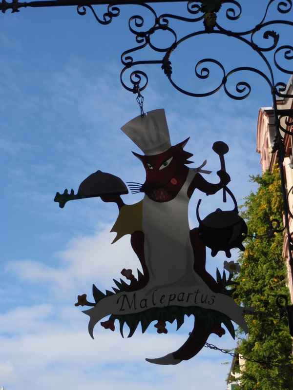 Reynke de vos . . .  Der schlaue Fuchs . . . Reyneke Vosz