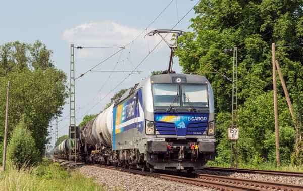 Kesselwagenzug nach Süden