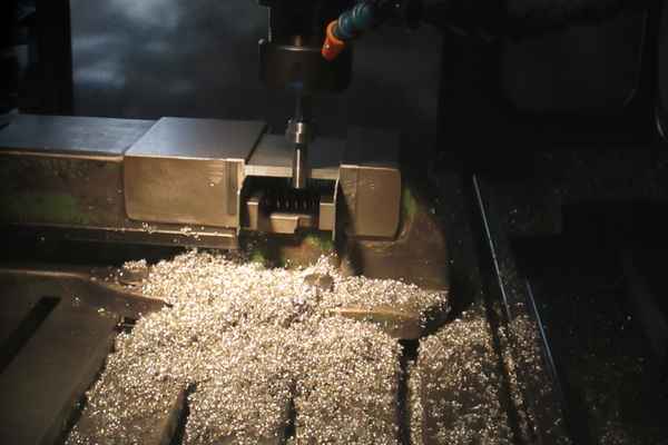 Metallspäne auf Fräsmaschine