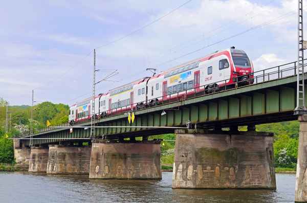 Auf der Moselbrücke . . . .