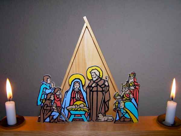 Hölzerne Weihnachtskrippe