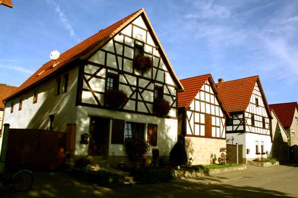 Dorfstraße in Donndorf 2