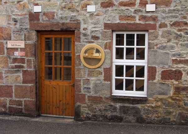Whisky Distillery Tan