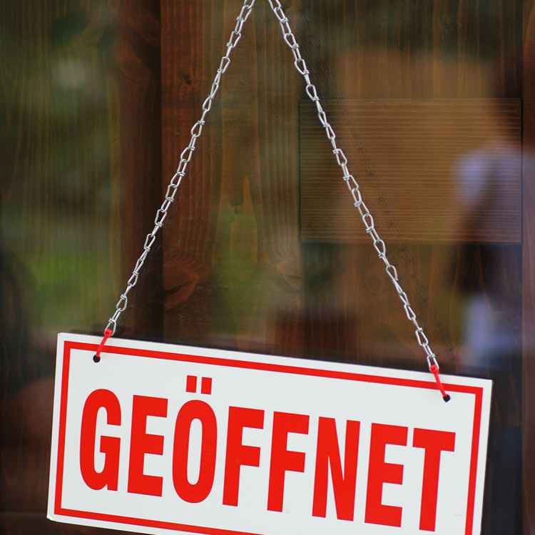 Geöffnet (Weisses Schild)