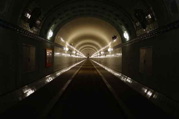 im Elbtunnel
