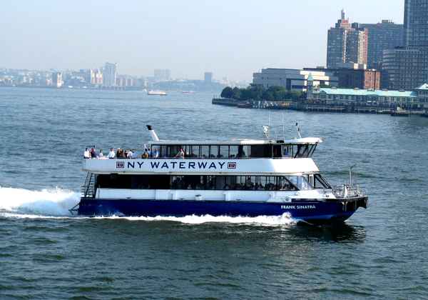 NY, Waterway ferry auf dem Hudson