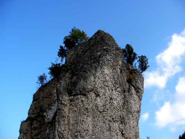 hoch aufragender Felsen bei Bärnfels