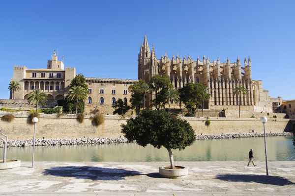 Kathedrale und Königspallast