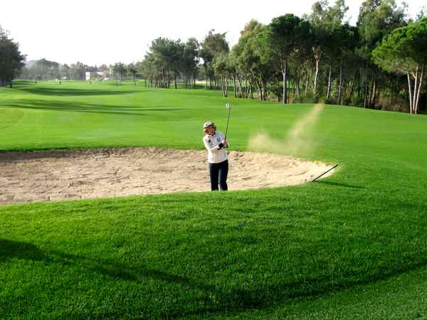 Golf in Belek, Carya, Bunker vor Loch 1