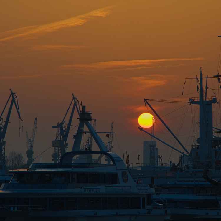 Sonnenuntergang-Hamburger Hafen