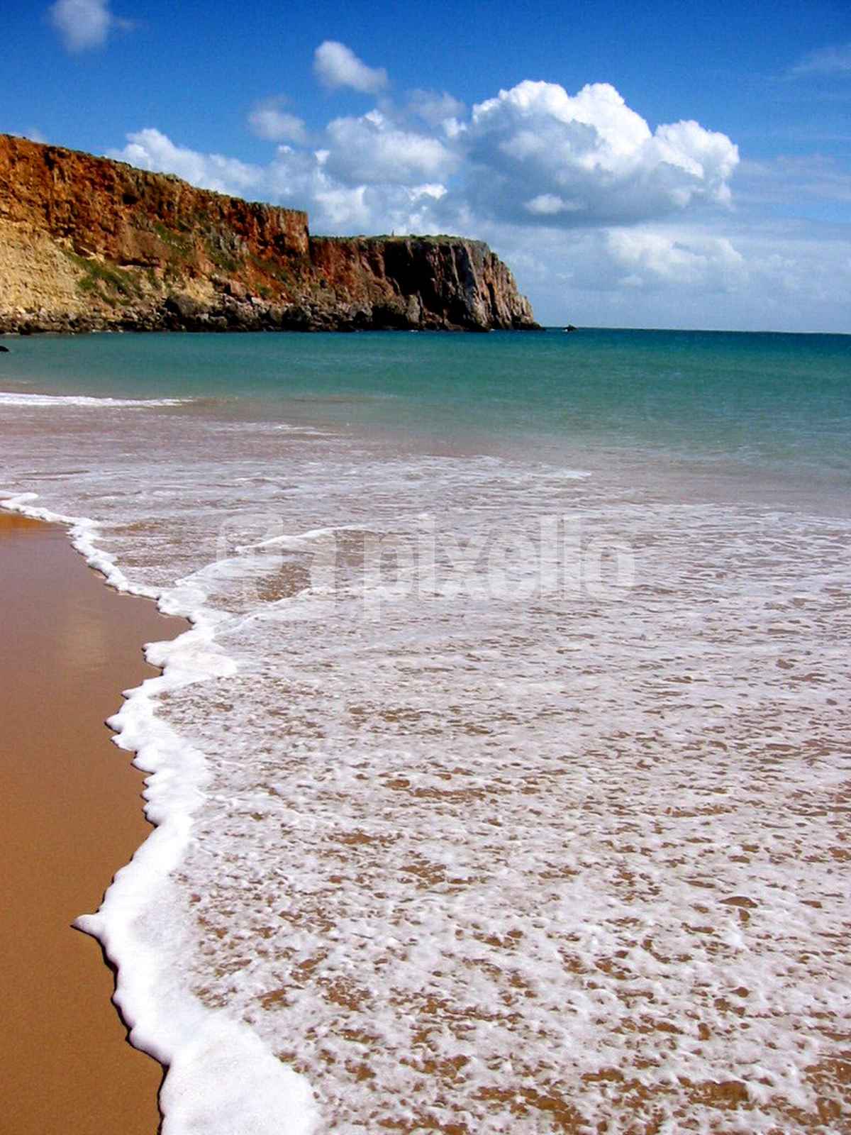 Strand mit Steilküste
