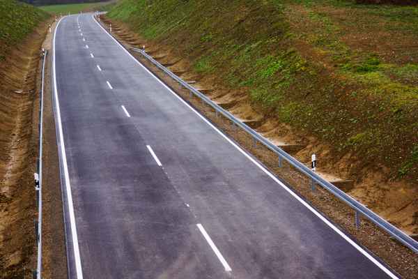 Straßenbau vor Einweihung_1