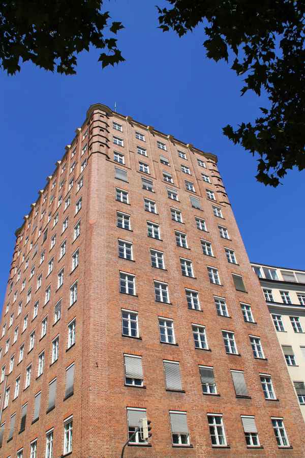 Münchens aeltestes Hochhaus 02