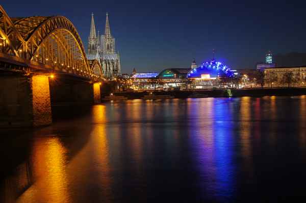 Köln zur blauen Stunde