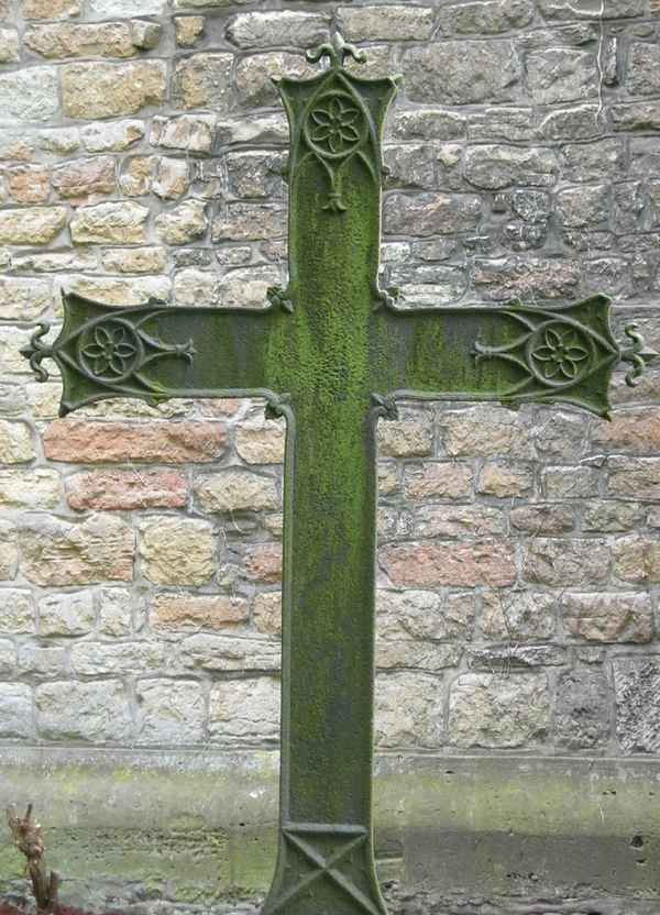 Kreuz - etwas verwittert