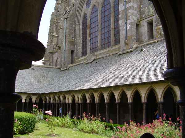 Kreuzgang auf dem  Mont Saint Michel