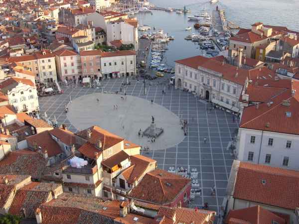 Der Tartini-Platz in Piran an der Adria