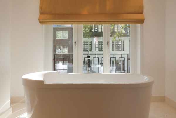 freistehende luxuriöse Badewanne