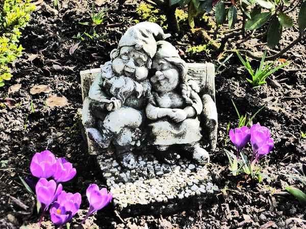 Liebespaar im Garten