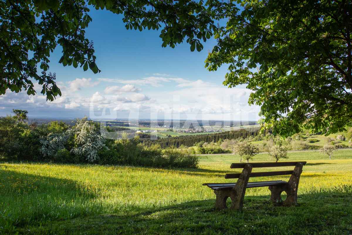 Wanderpause - Blick ins Tal