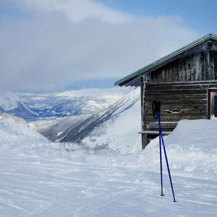 Hütte im Schnee