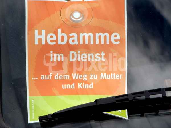 Hebamme im Dienst