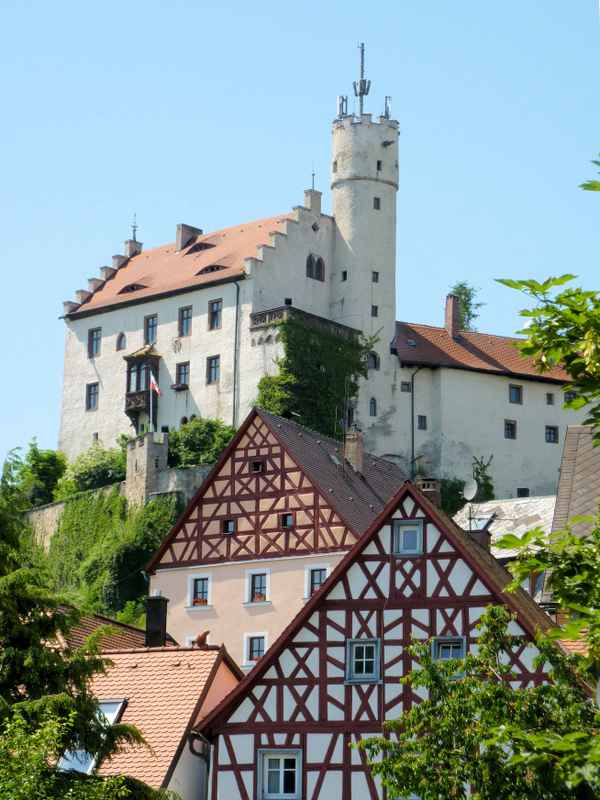 hoch oben