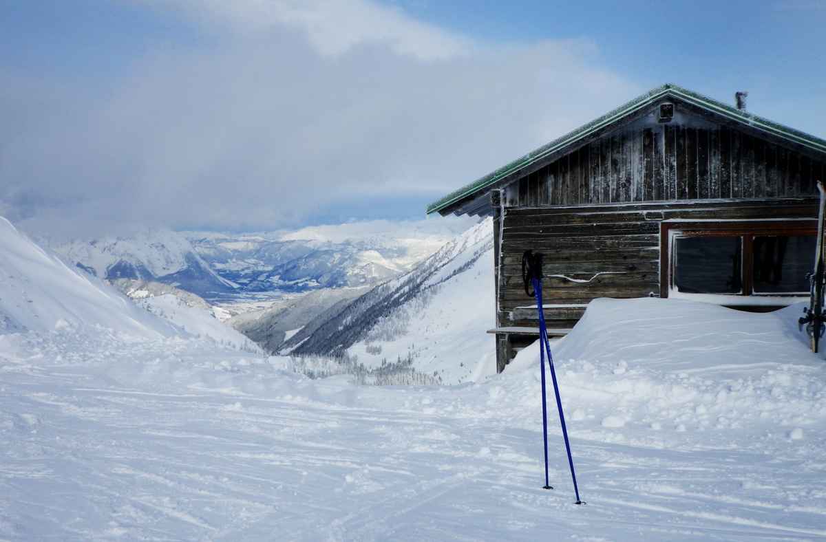 Hütte im Schnee