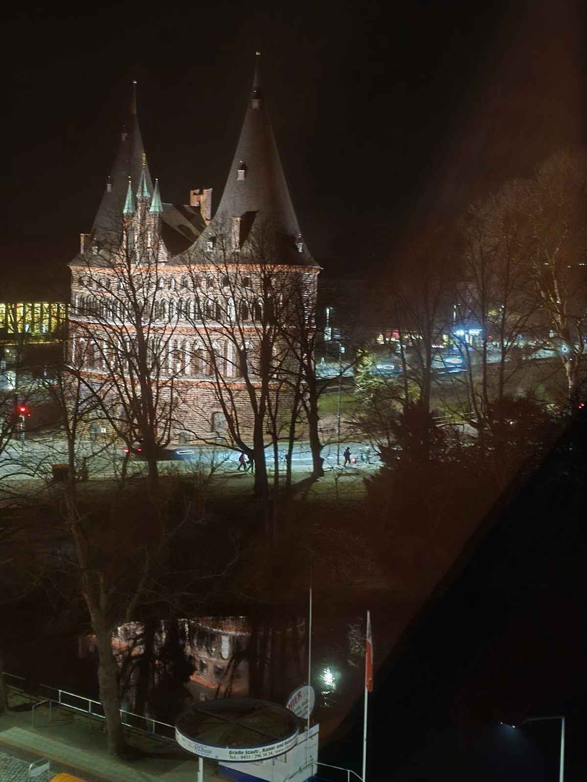 Lübeck Holstentor bei Nacht
