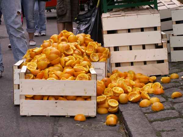 Orangen nach dem Auspressen