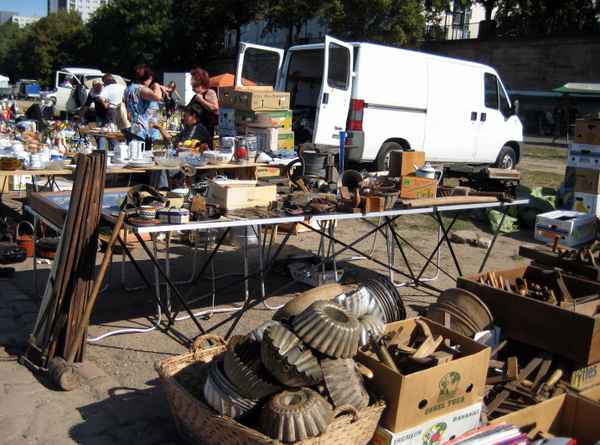 Trödelmarkt am Elbufer