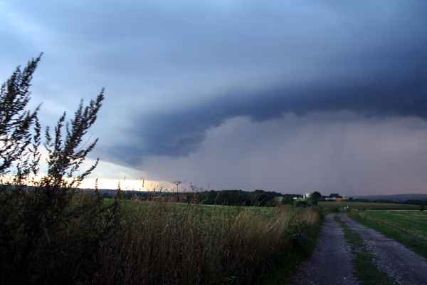 Gewitter im Vormarsch-Wolkenwalze
