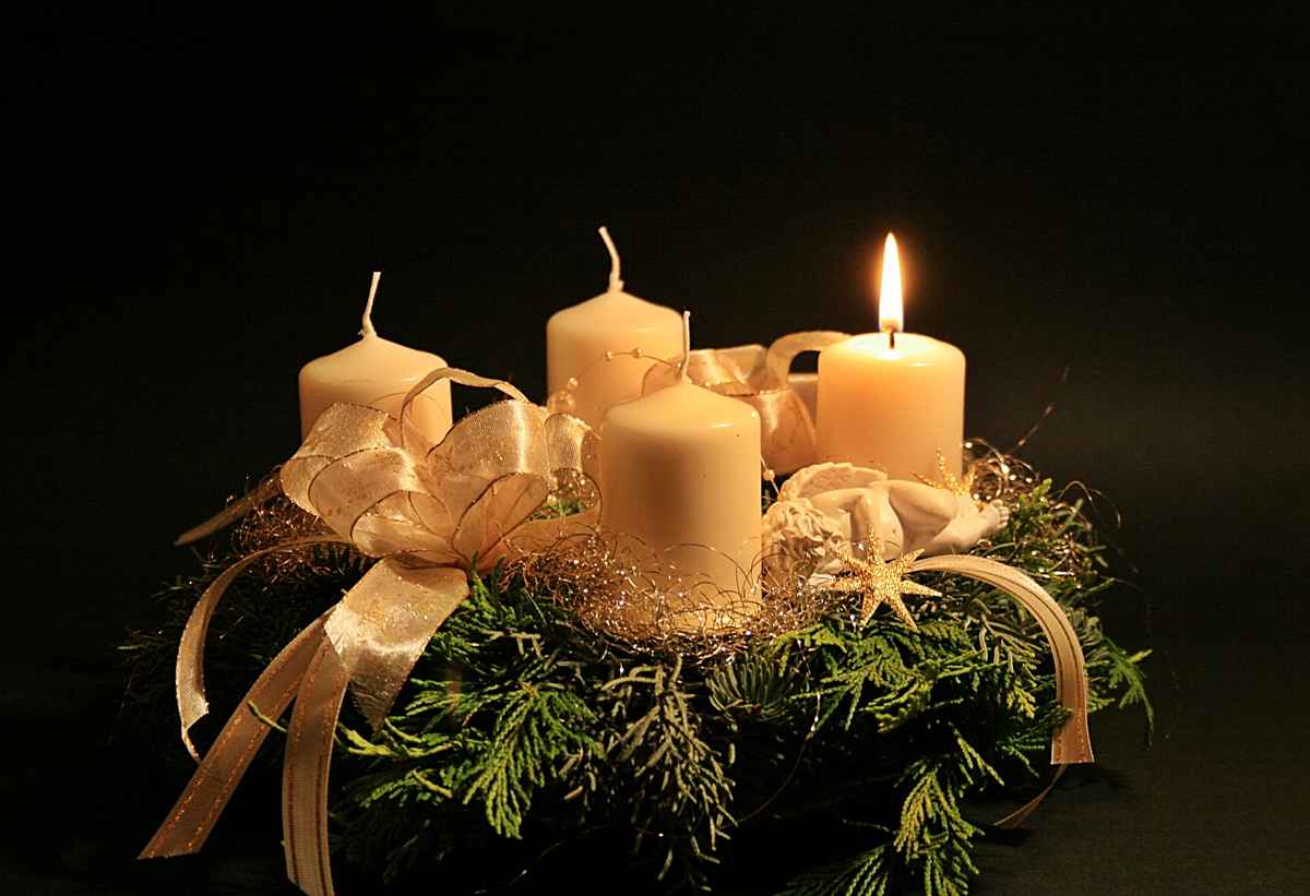 das erste lichtlein brennt