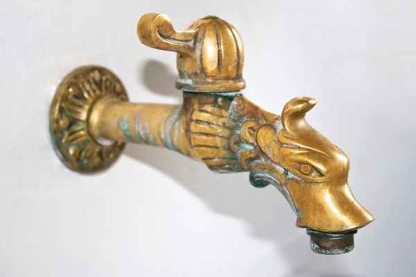 Wasserhahn aus Messing