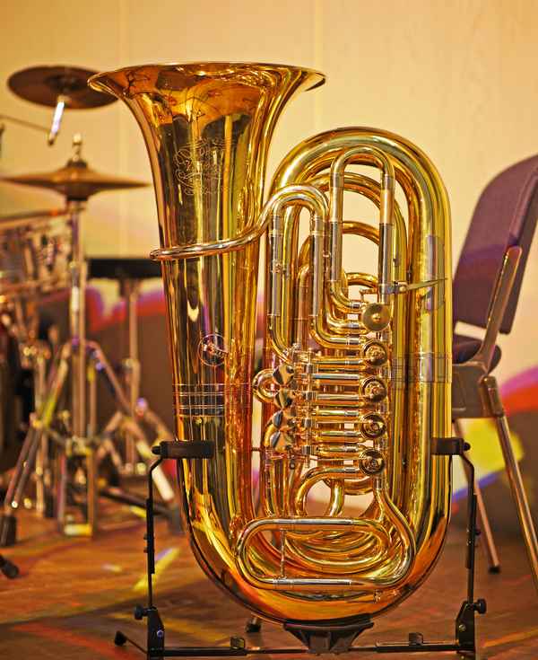Tuba im Ständer