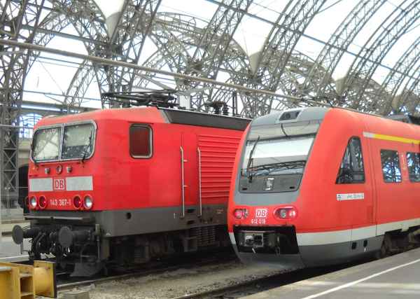 143 367 und 612 019 abfahrbereit im Dresdner Hauptbahnhof