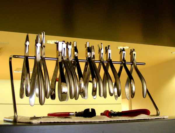 Zangen, chirurgische Zangen