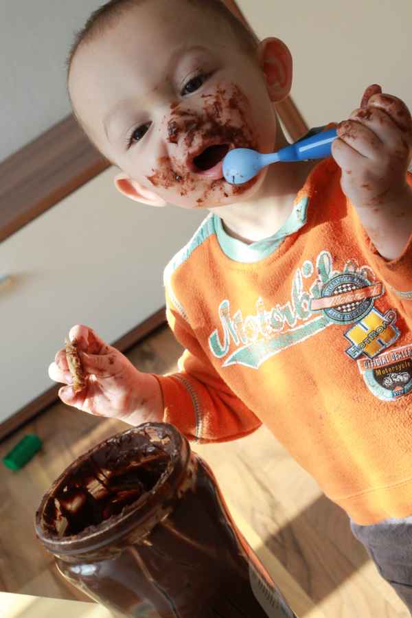 Kind ist verschmiert