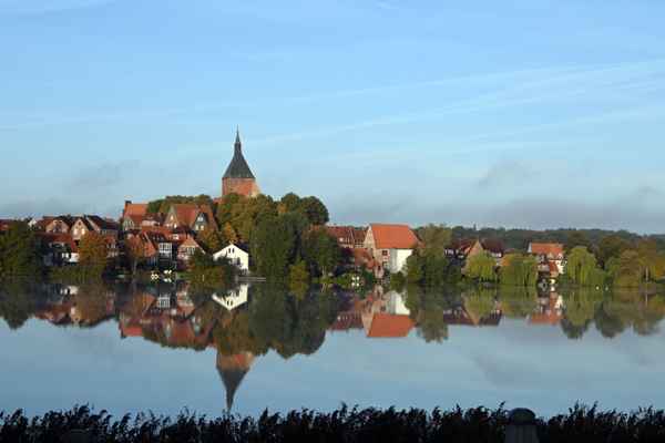 Mölln - Stadtansicht mit dem See