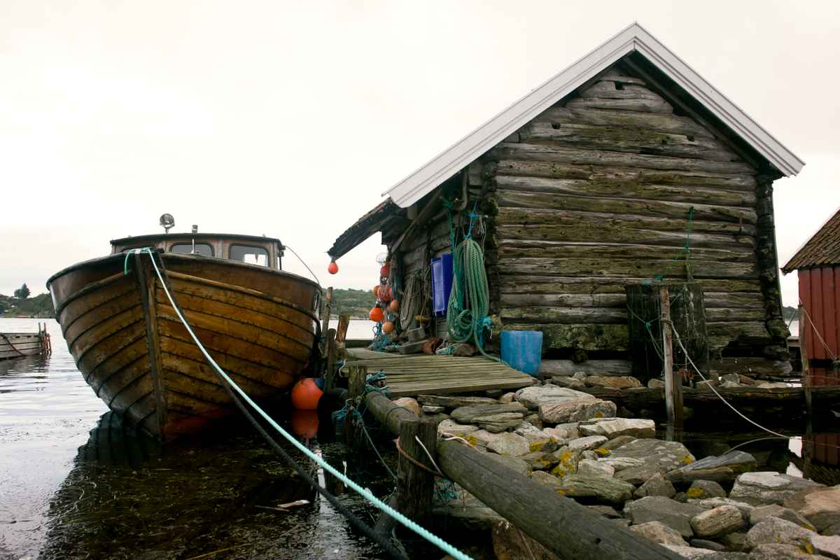 Fischerhütte mit Fischkutter, Landøy - Mandal